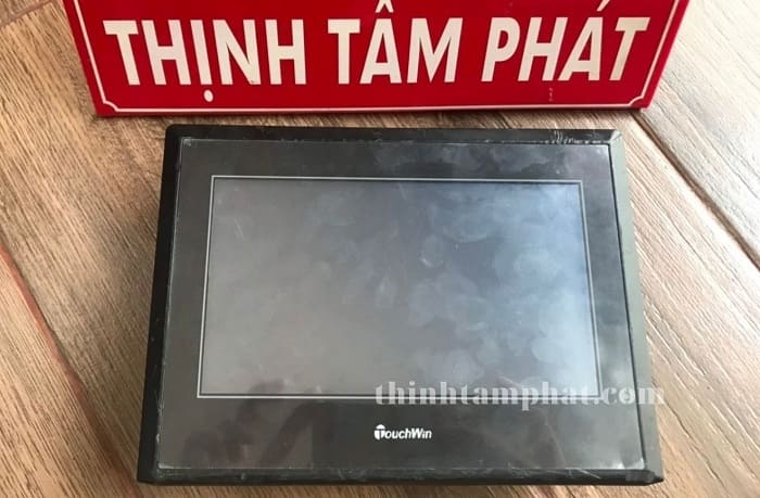 thay-man-hinh-hmi